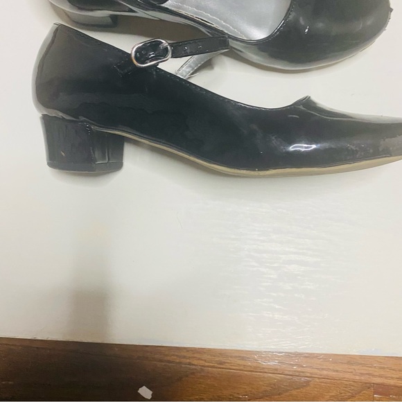 Girls black patent leather shoes size 1m - Picture 7 of 11